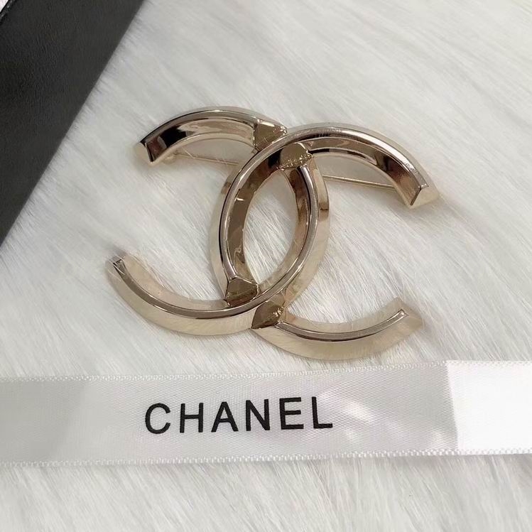 Chanel Brooch 395